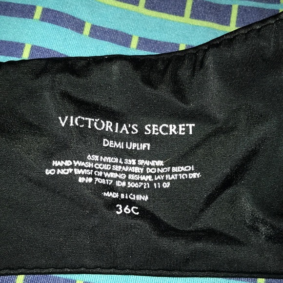 Victoria’s Secret bra 36C ❤️‎ - Picture 5 of 5